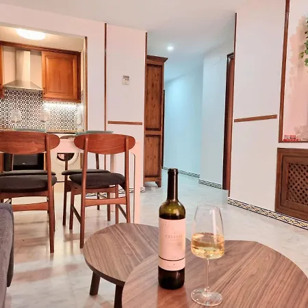 De Don Huberto, Locos Apartment Torrevieja
