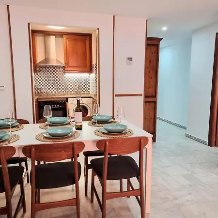 De Don Huberto, Locos Apartment *